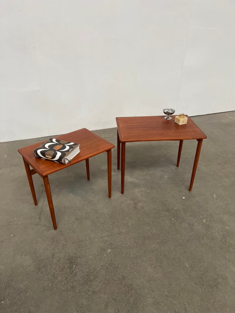 Tables gigognes en teck – tables basses scandinaves vintage années 60