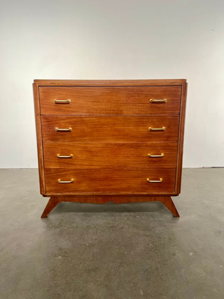Commode vintage en bois fruitier