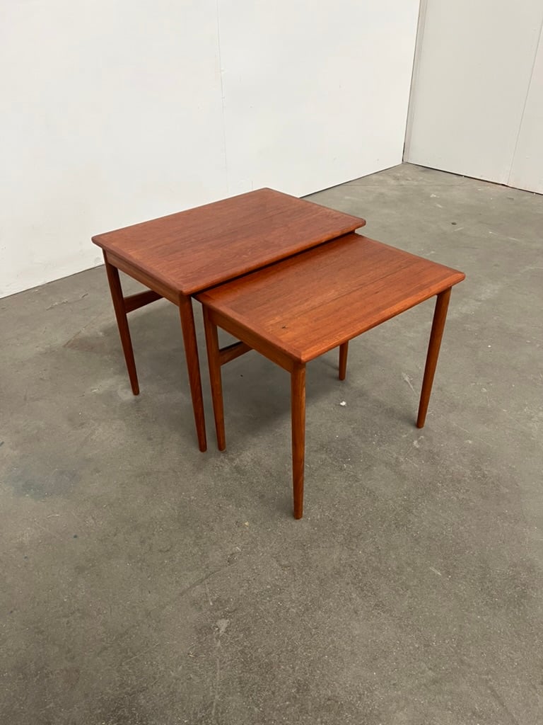 Tables gigognes en teck – tables basses scandinaves vintage années 60