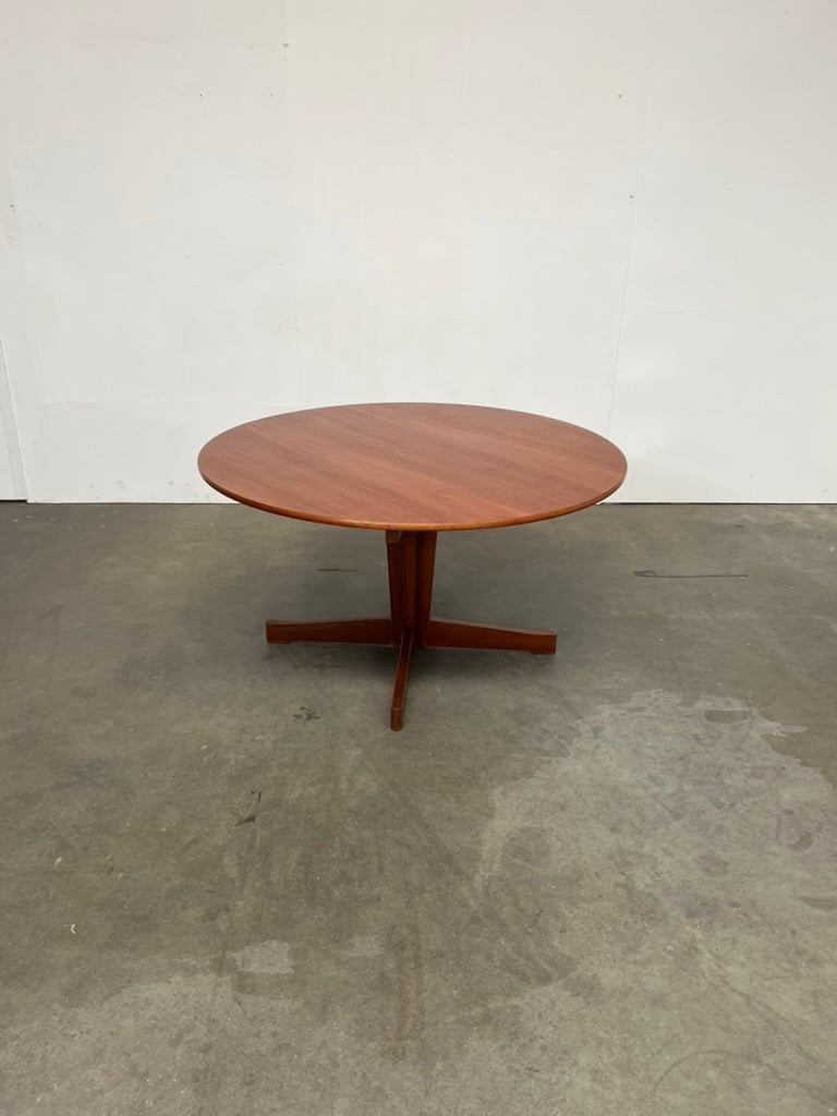 Table ronde en teck vintage – table scandinave 130 cm années 60