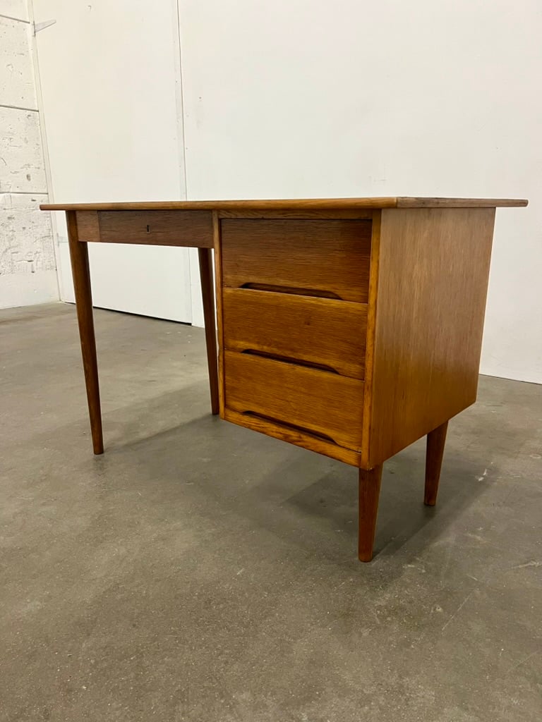 Bureau vintage en bois, années 60