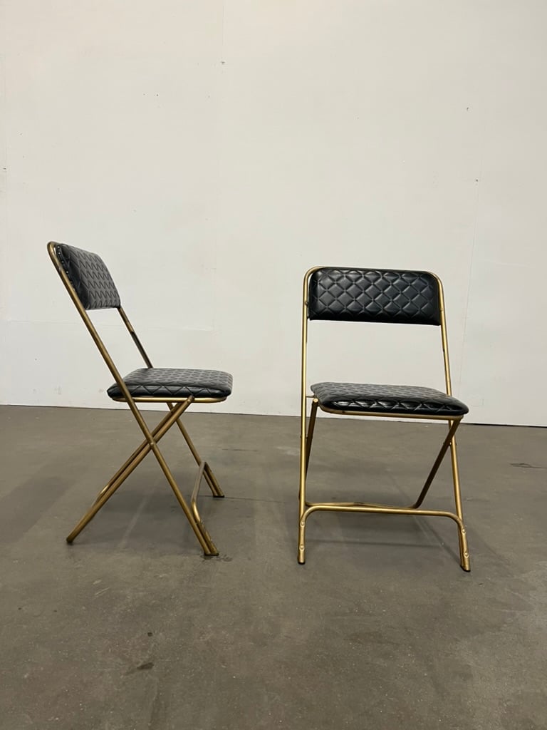 Paire de chaises pliantes Lafuma vintage – métal doré et skaï noir