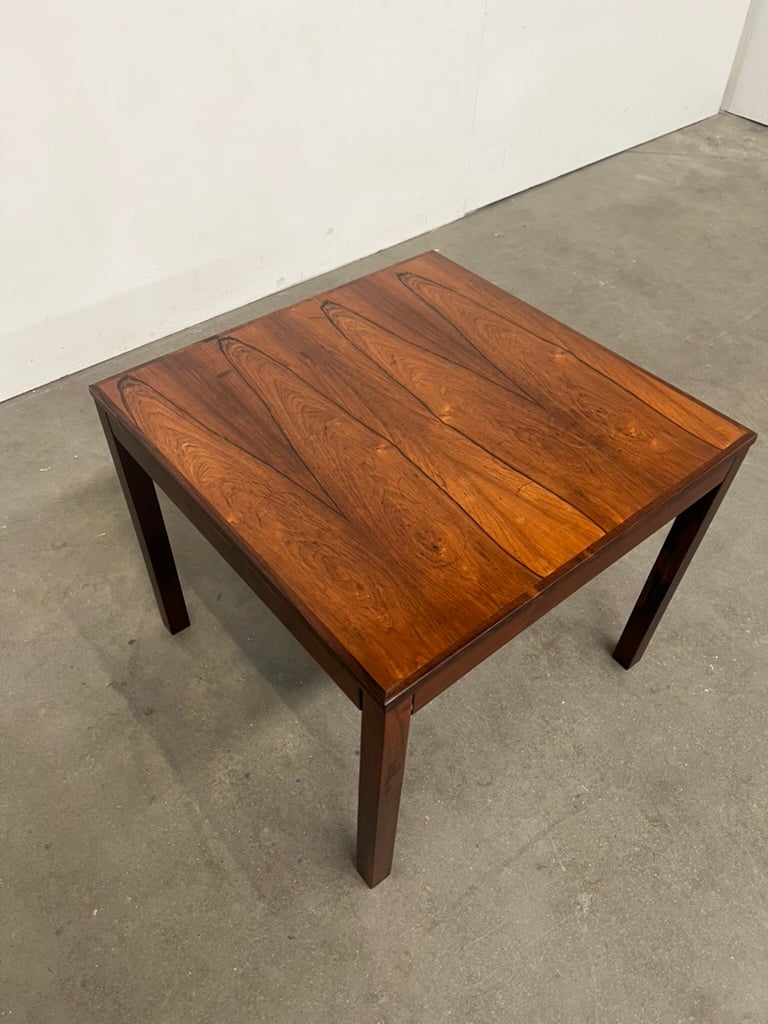 Table basse en palissandre – table vintage scandinave 50x50