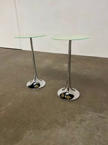 Lot de 2 guéridons vintage chrome et verre – tables d’appoint design années 70