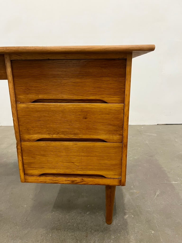 Bureau vintage en bois, années 60