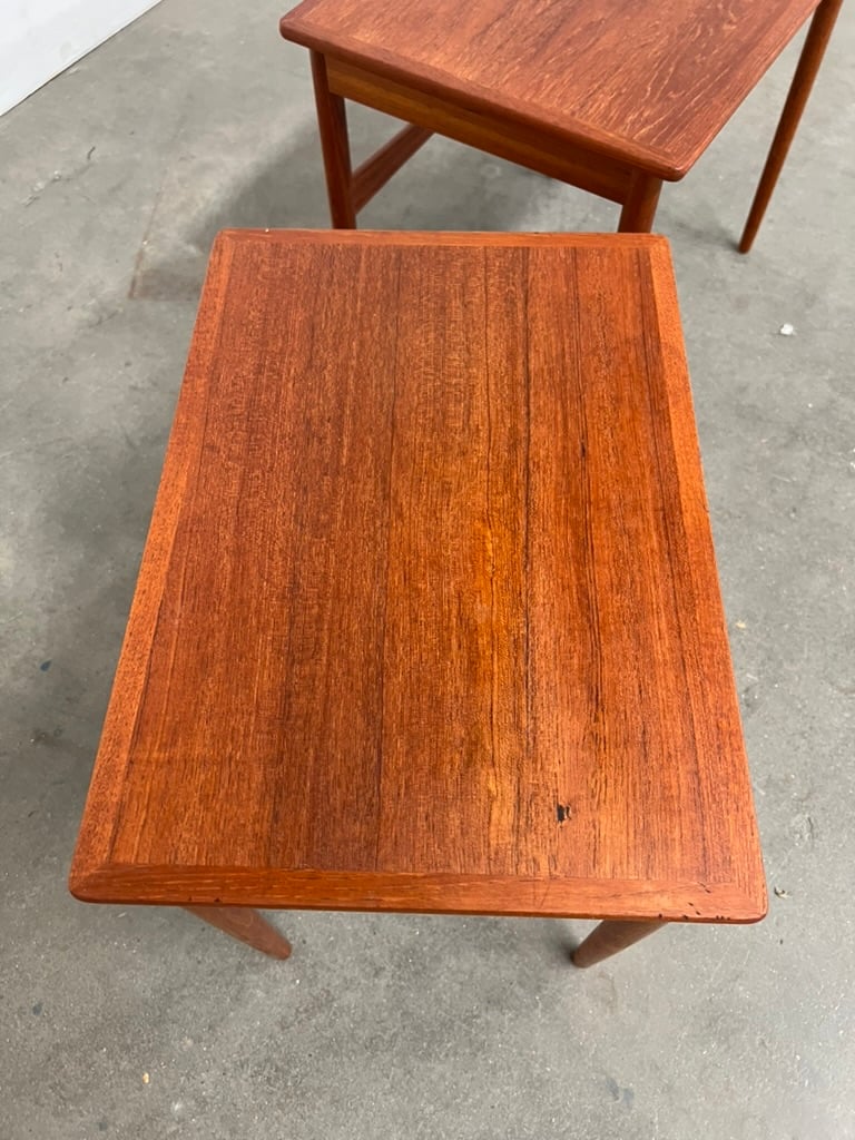 Tables gigognes en teck – tables basses scandinaves vintage années 60
