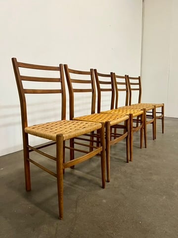 Lot de 5 chaises en bois et paille tressée