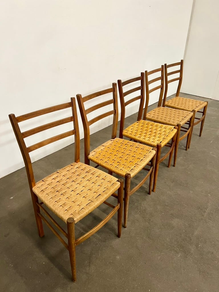 Lot de 5 chaises en bois et paille tressée