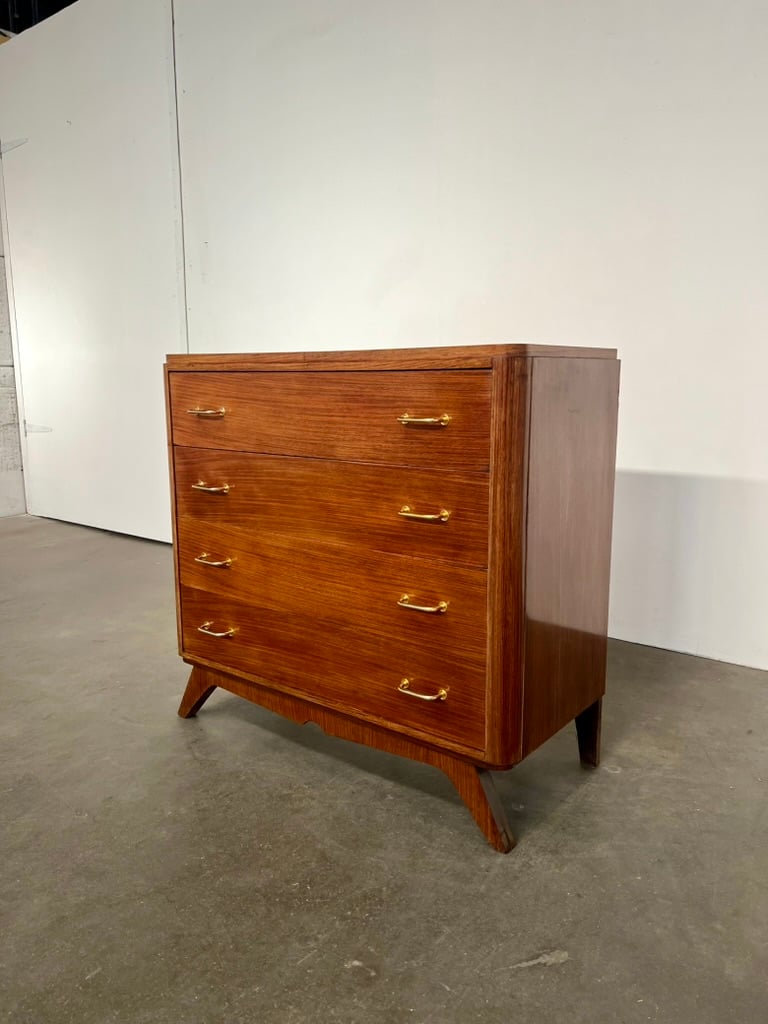 Commode vintage en bois fruitier