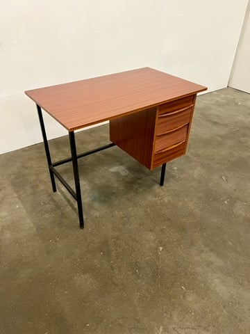 Petit bureau vintage à structure tubulaire noire
