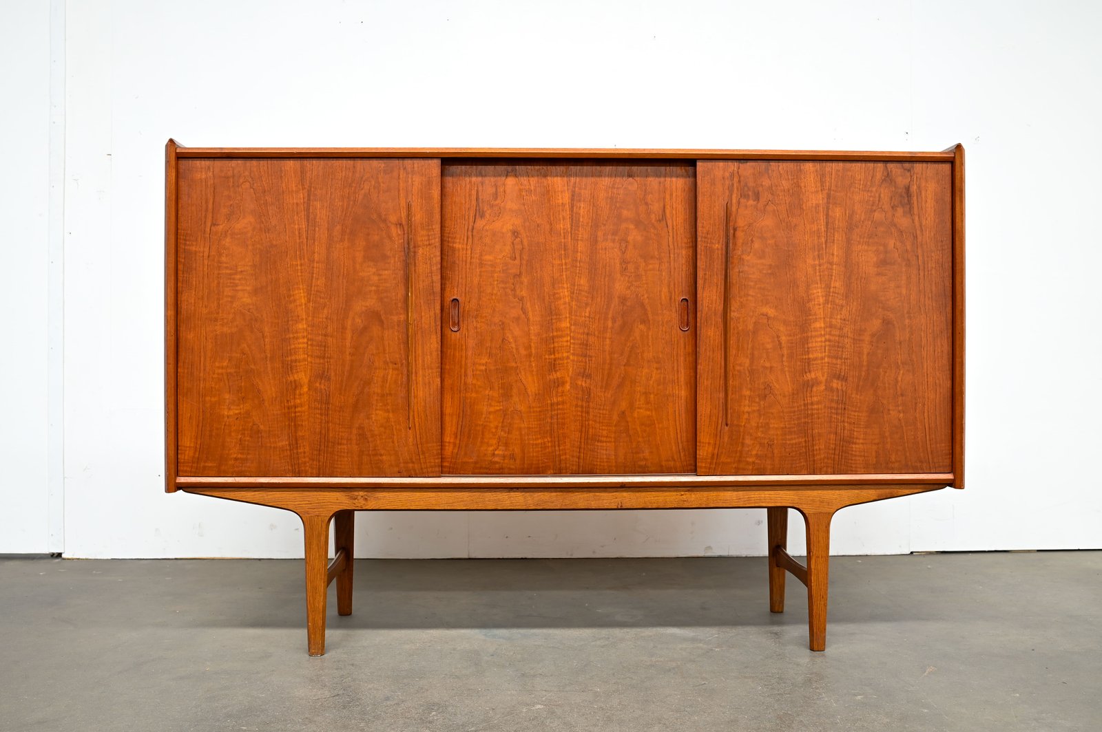 Enfilade danoise en teck – buffet scandinave vintage 180 cm portes coulissantes