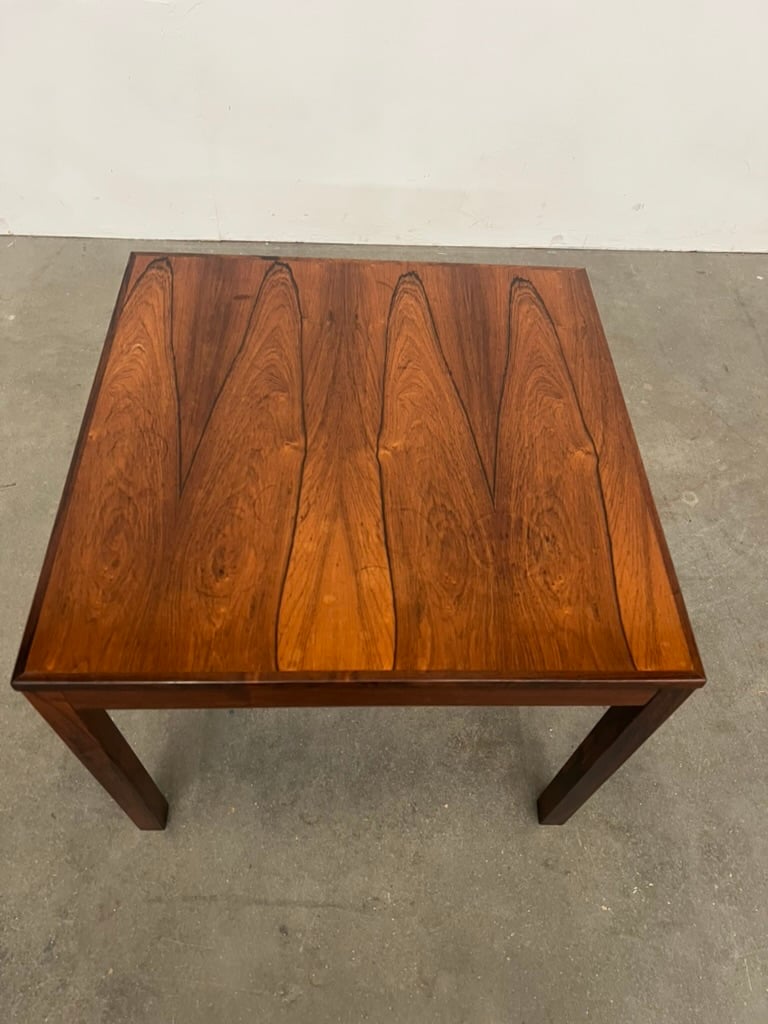 Table basse en palissandre – table vintage scandinave 50x50