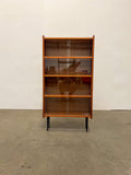 Vitrine bibliothèque en teck vintage – meuble scandinave étagère vitrée années 60
