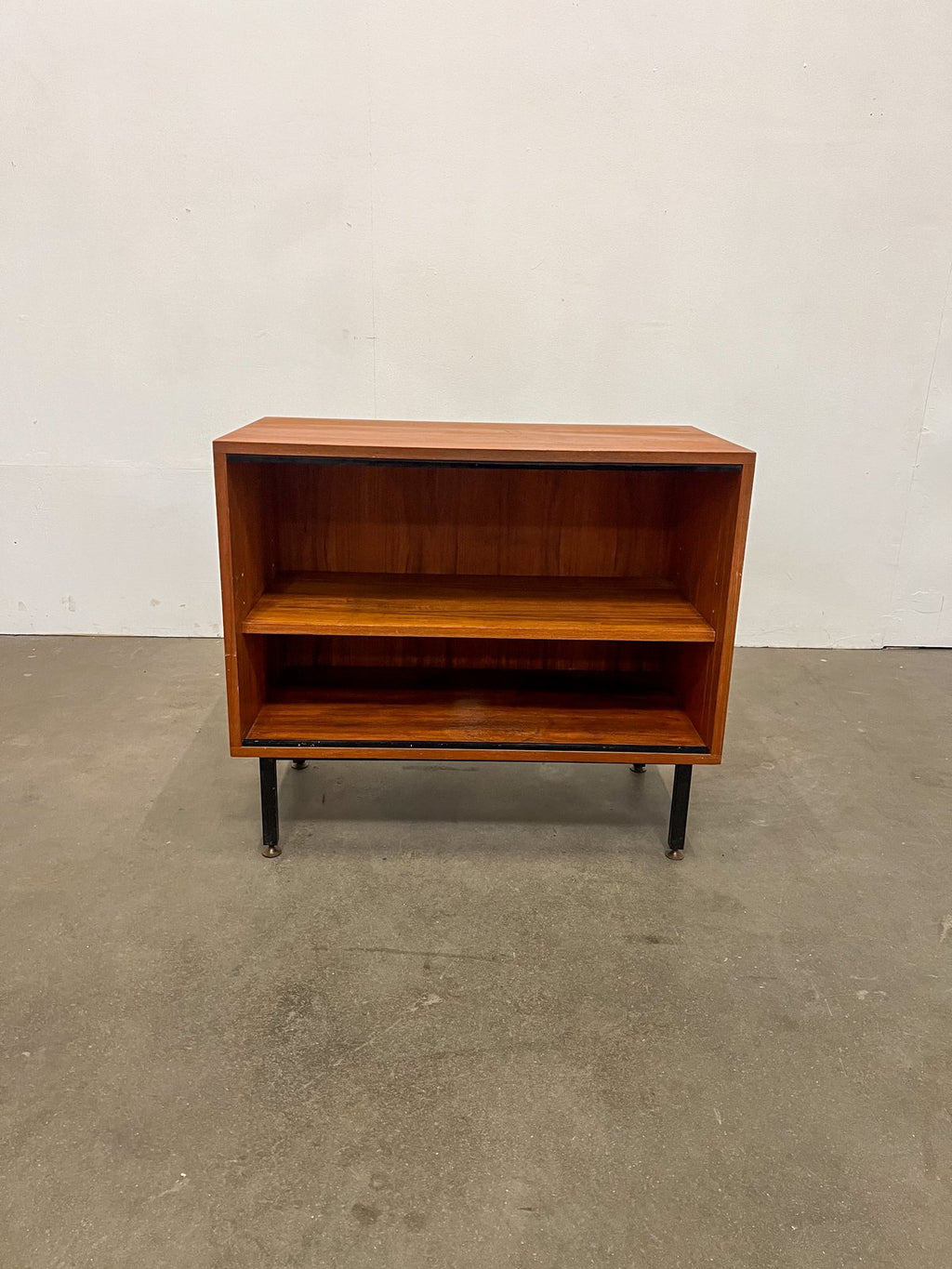 Paire de bibliothèques basses vintage – bibus bois et métal années 60