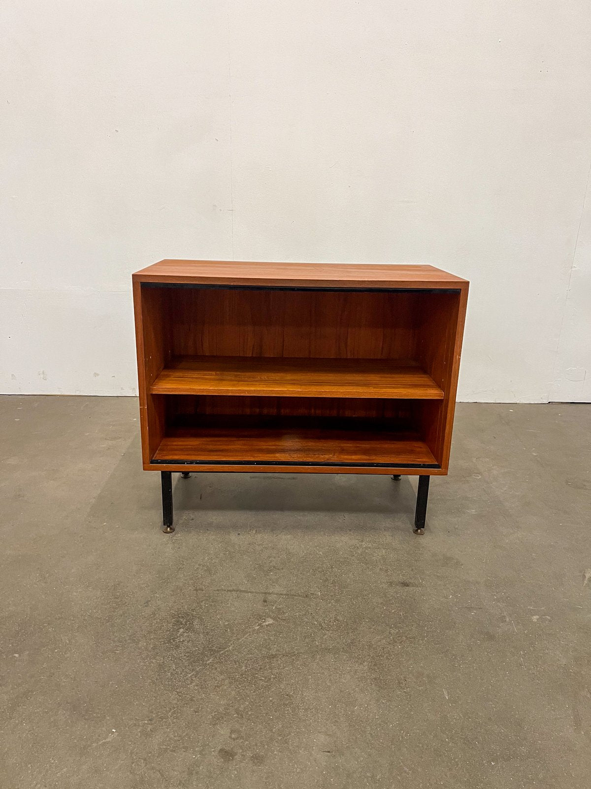 Paire de bibliothèques basses vintage – bibus bois et métal années 60