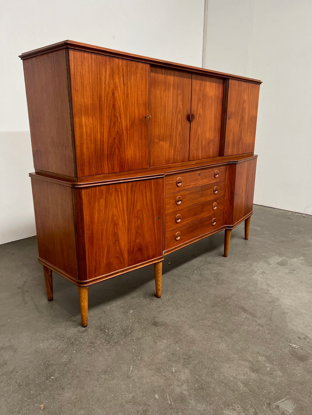 Buffet danois en teck – enfilade haute vintage scandinave années 60