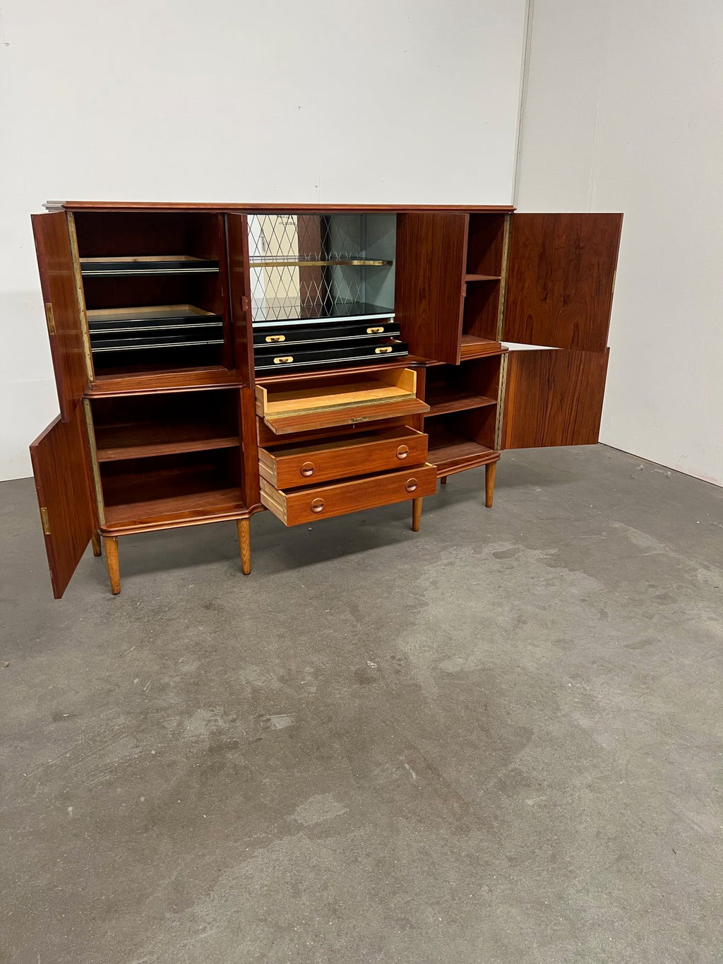 Buffet danois en teck – enfilade haute vintage scandinave années 60