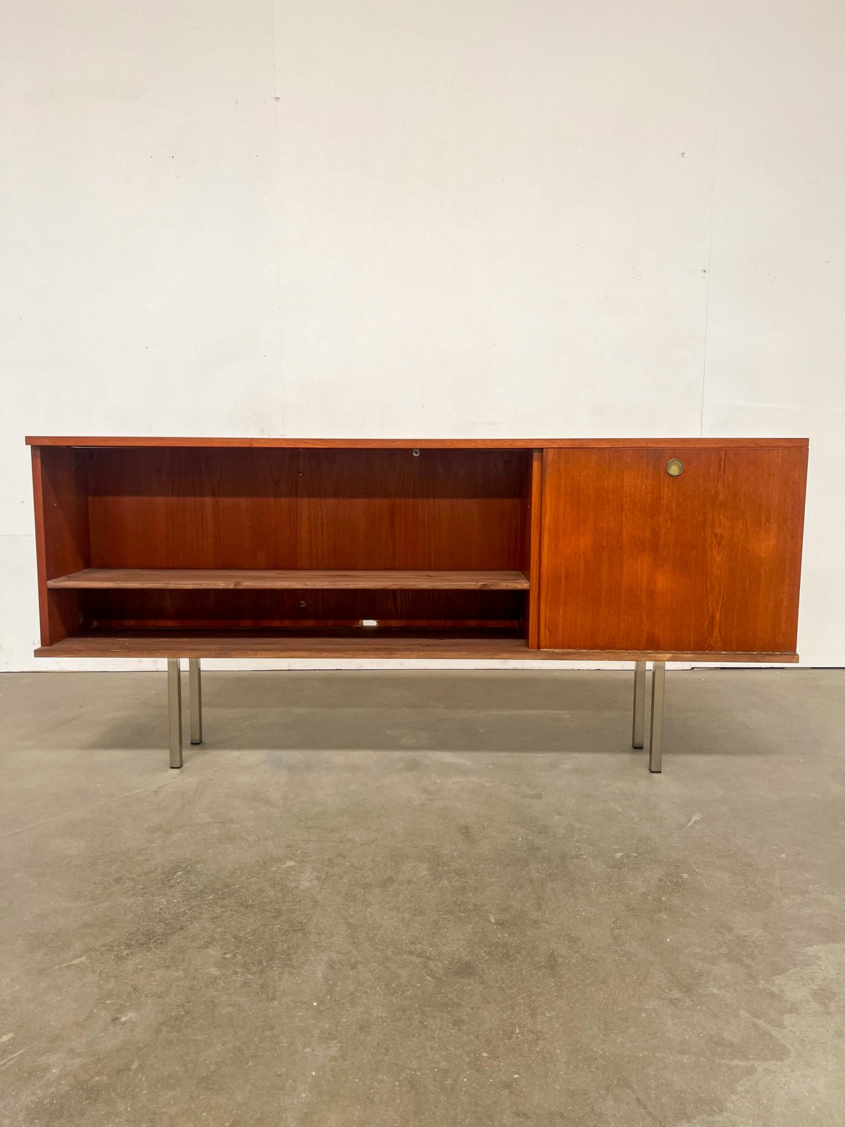 Enfilade vintage scandinave en teck – meuble TV / buffet bas années 60