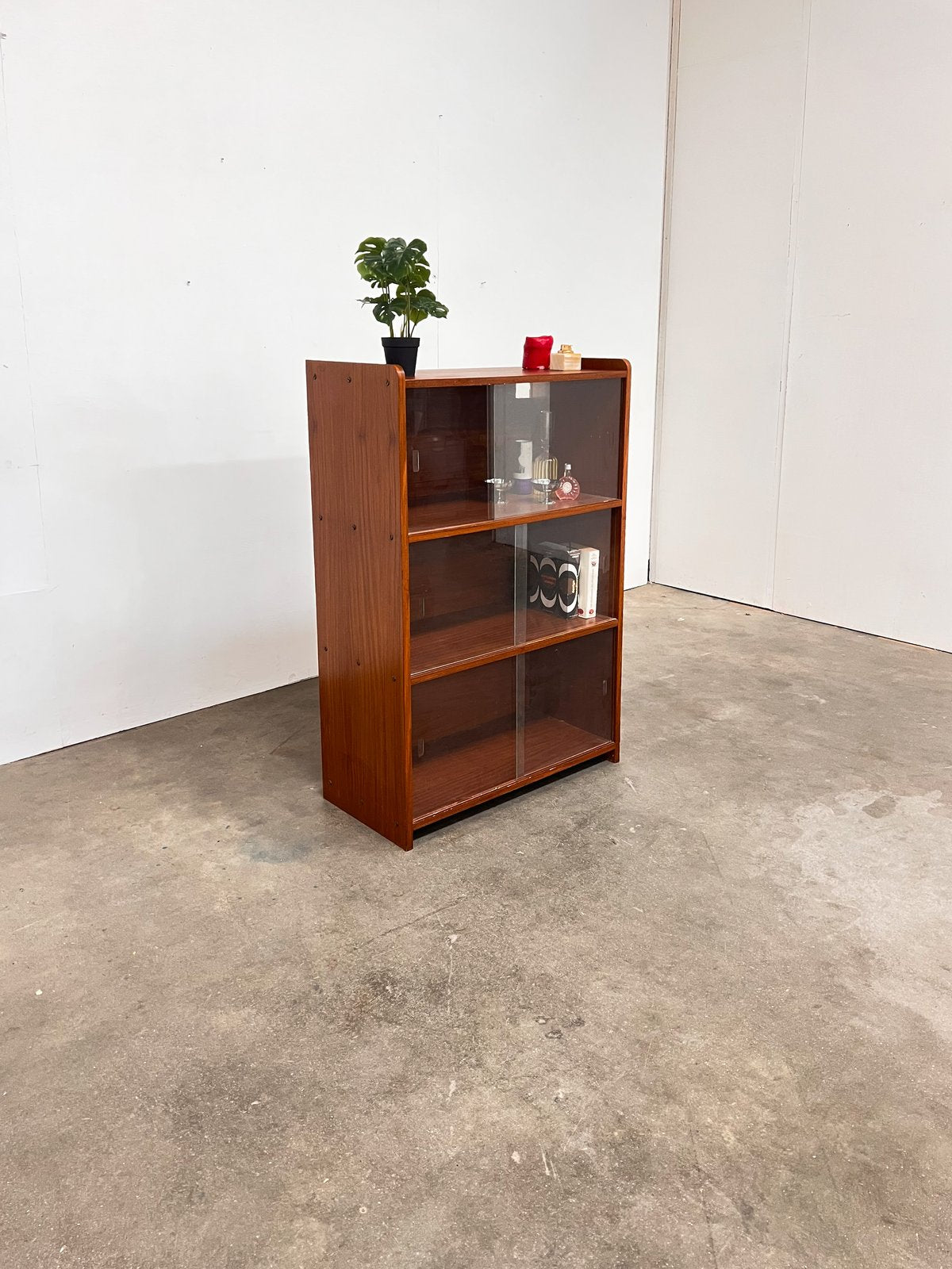 Vitrine bibliothèque vintage – meuble de rangement scandinave années 60