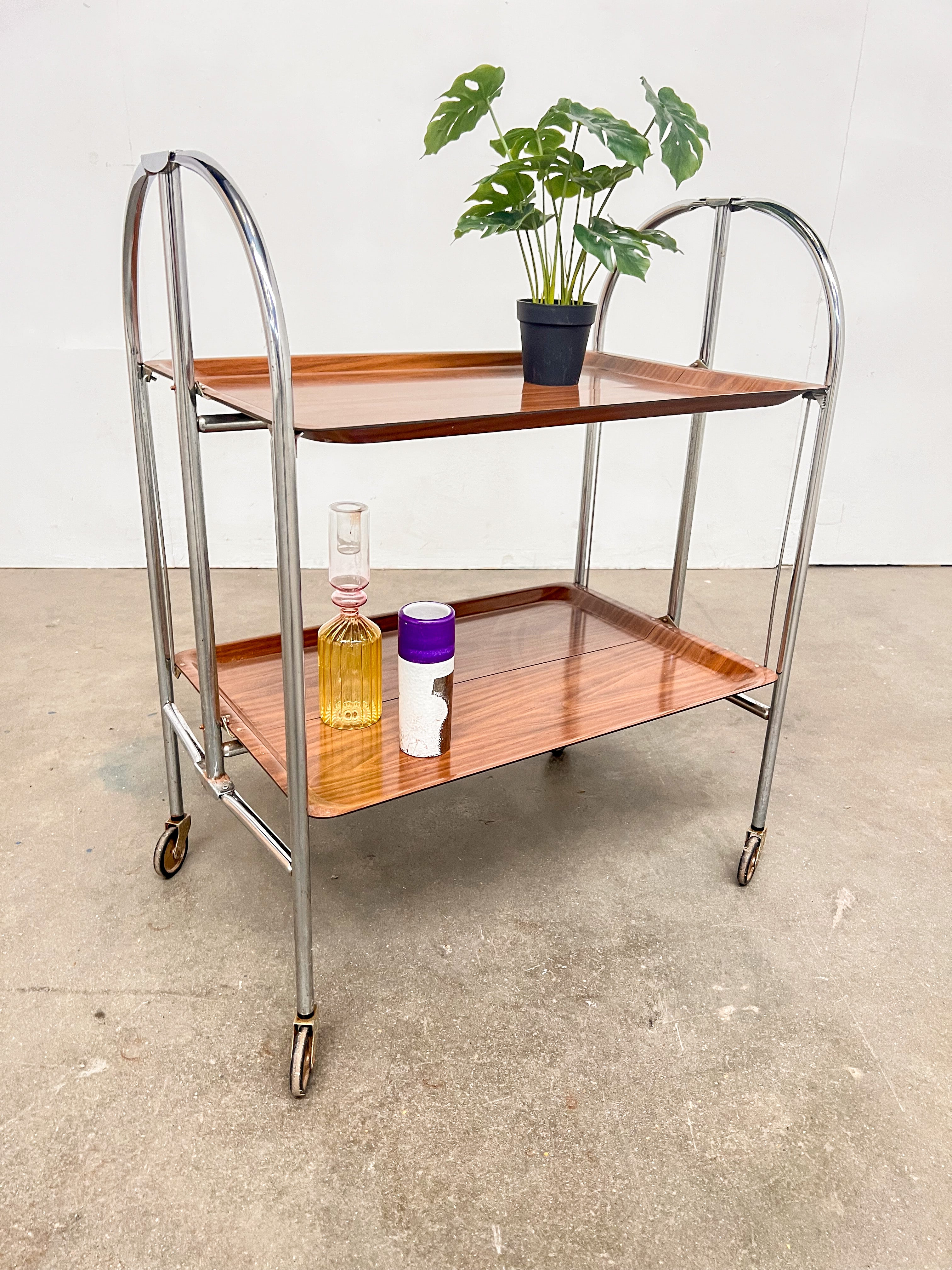 Desserte vintage pliante Formica & métal chromé – années 70