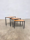 Tables gigognes vintage réversibles – Formica blanc / palissandre – années 70