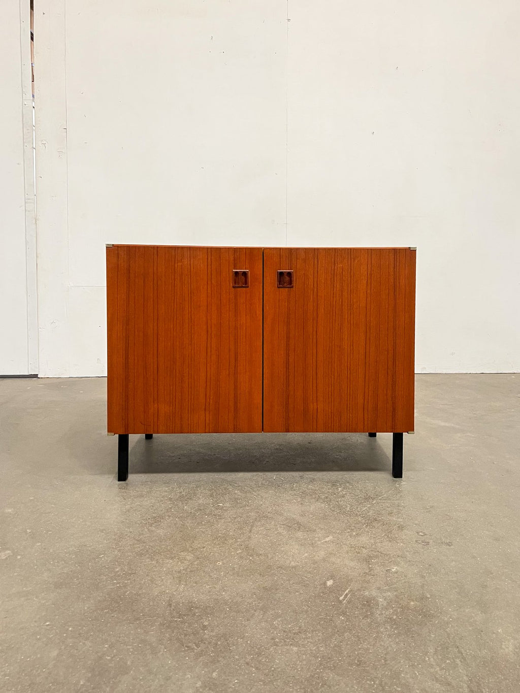 Petit buffet scandinave vintage en teck – meuble modulaire années 60