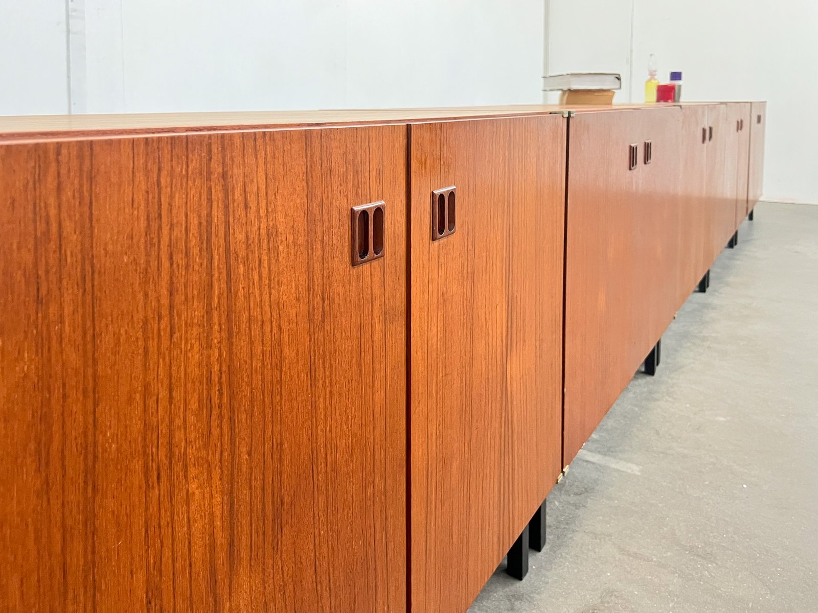 Petit buffet scandinave vintage en teck – meuble modulaire années 60