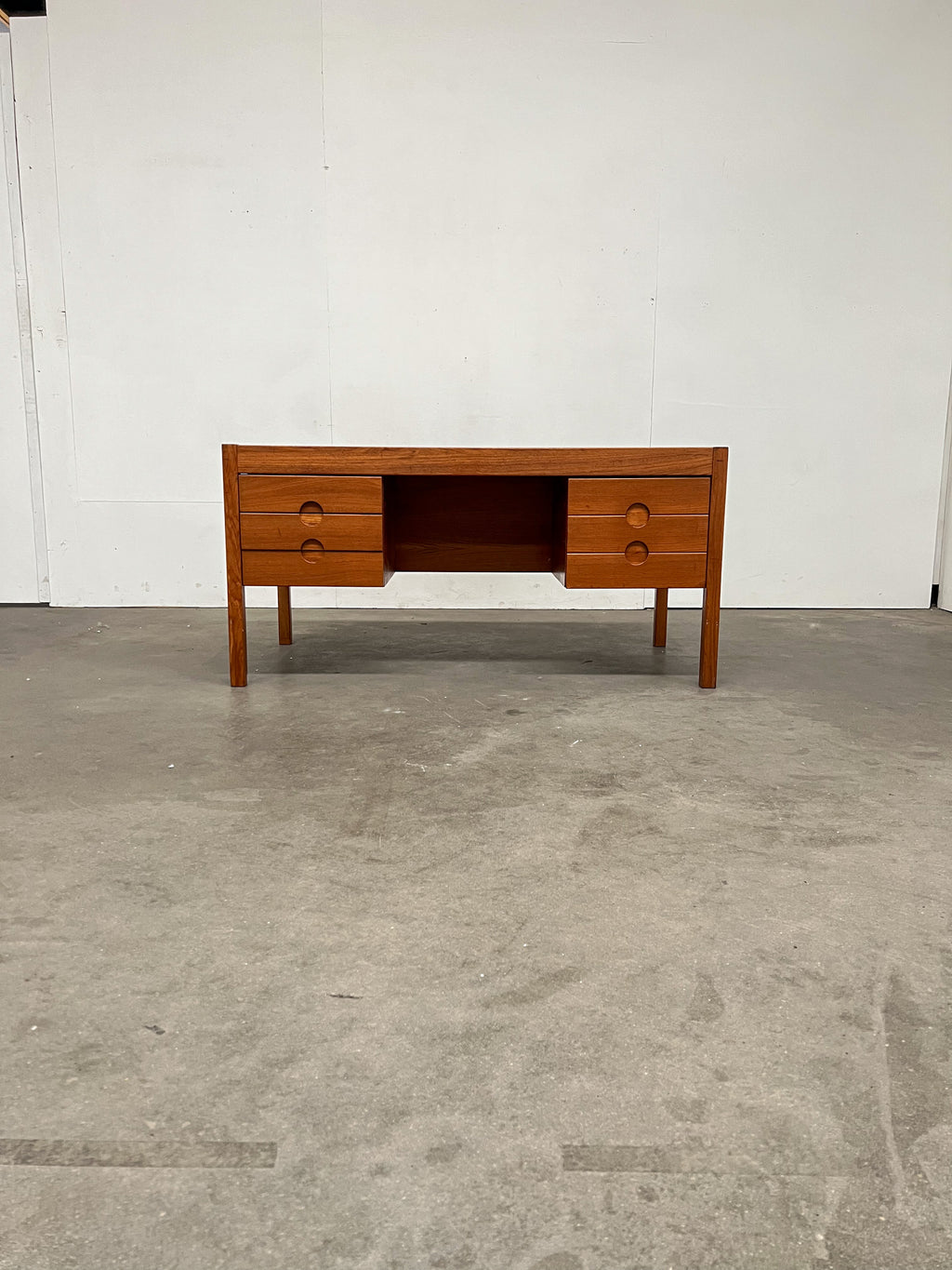 Bureau scandinave vintage en teck – Christian Linneberg Model 33