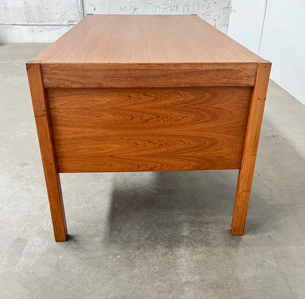Bureau scandinave vintage en teck – Christian Linneberg Model 33