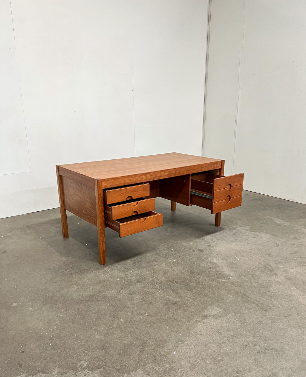 Bureau scandinave vintage en teck – Christian Linneberg Model 33