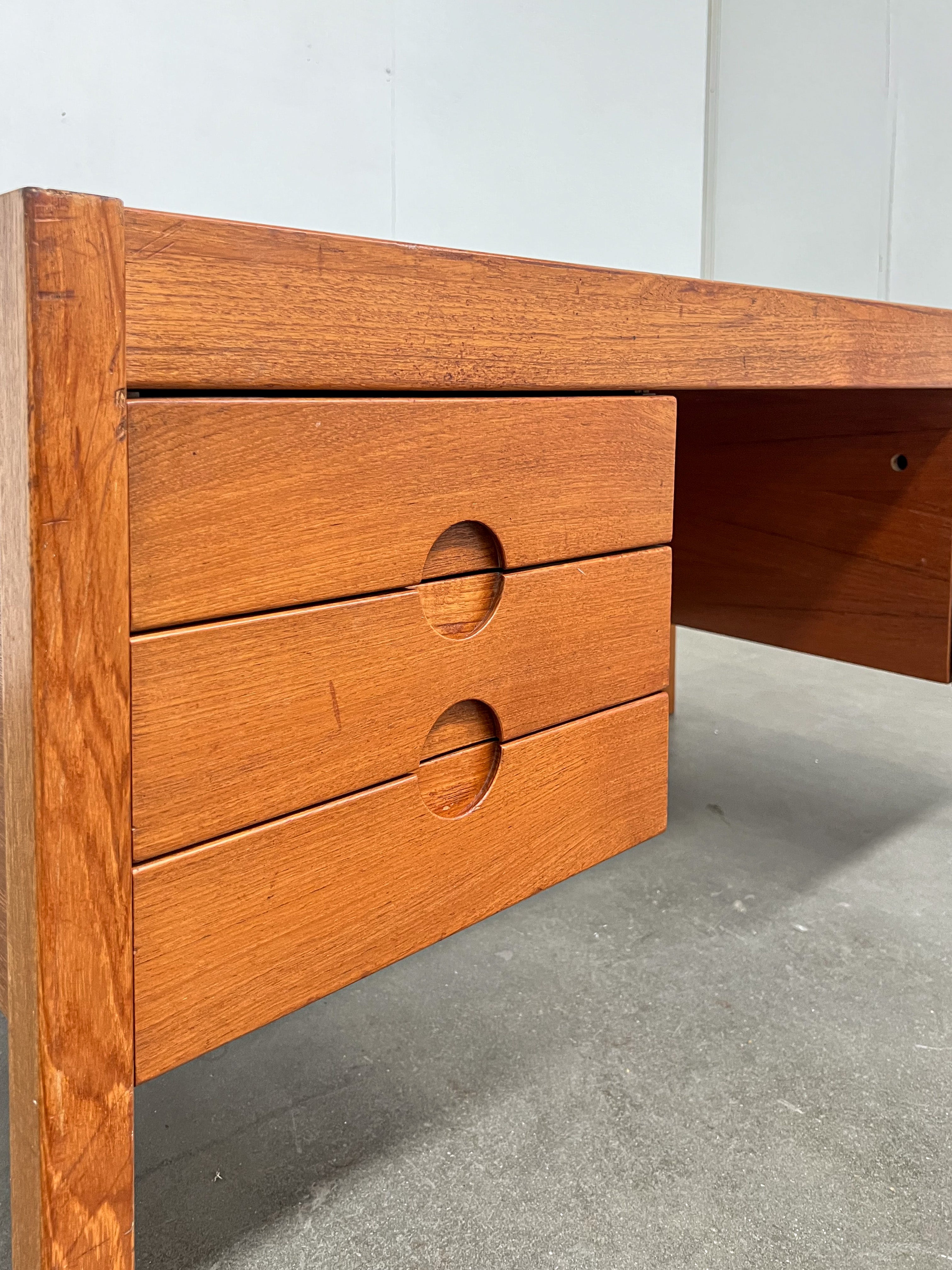 Bureau scandinave vintage en teck – Christian Linneberg Model 33