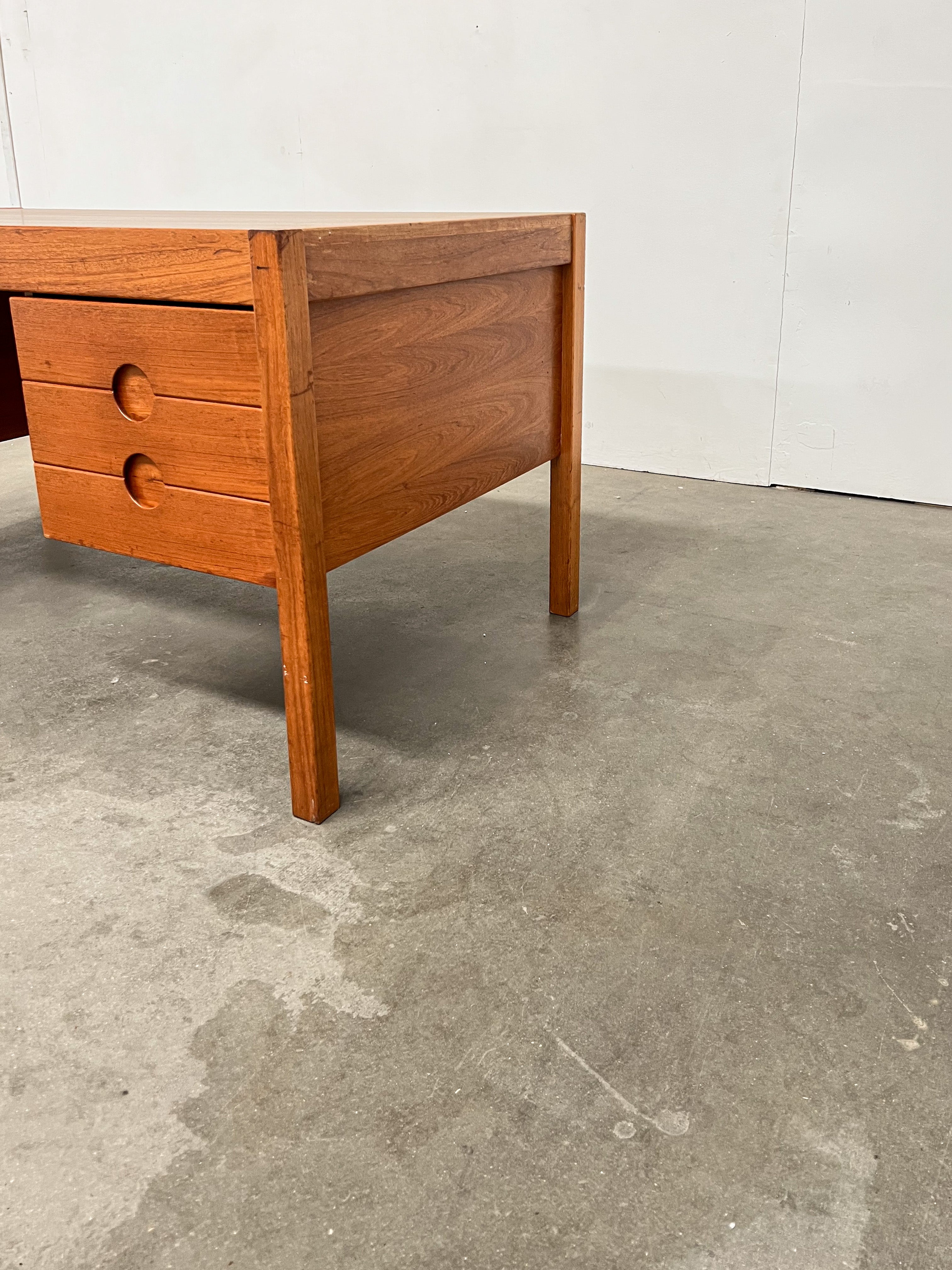 Bureau scandinave vintage en teck – Christian Linneberg Model 33