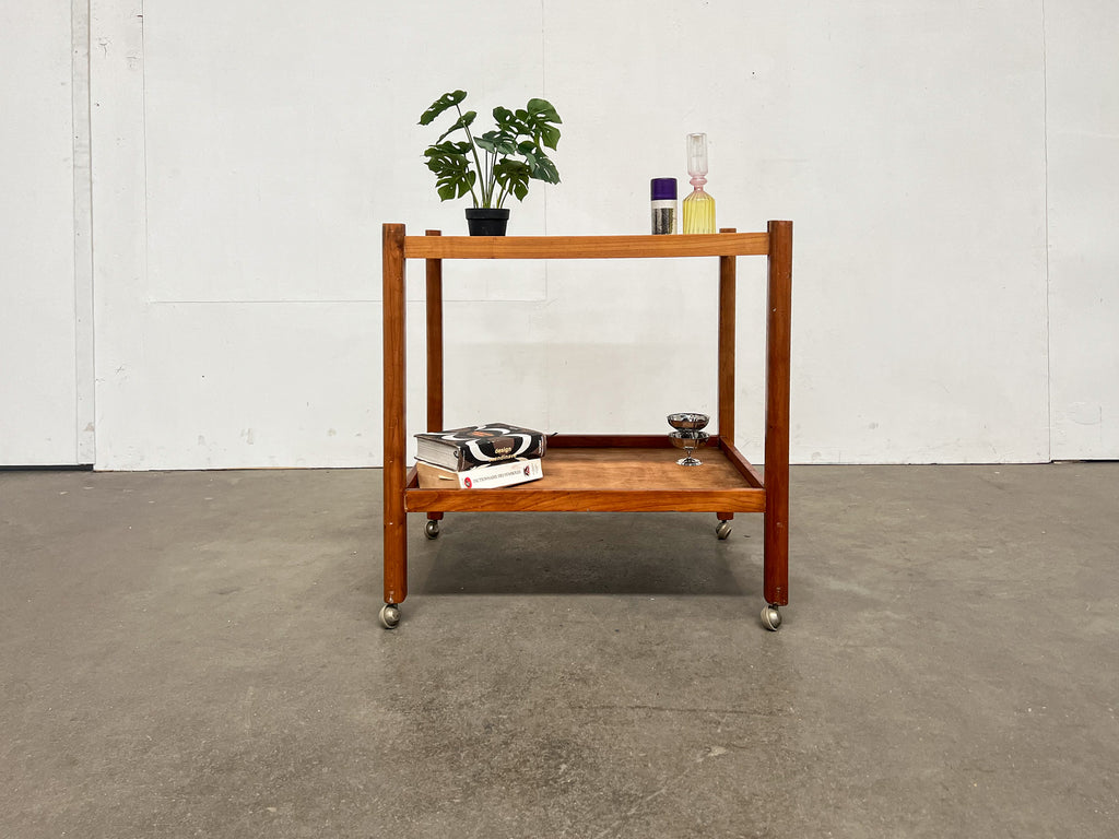 Desserte scandinave vintage en teck à roulettes – Table d'appoint