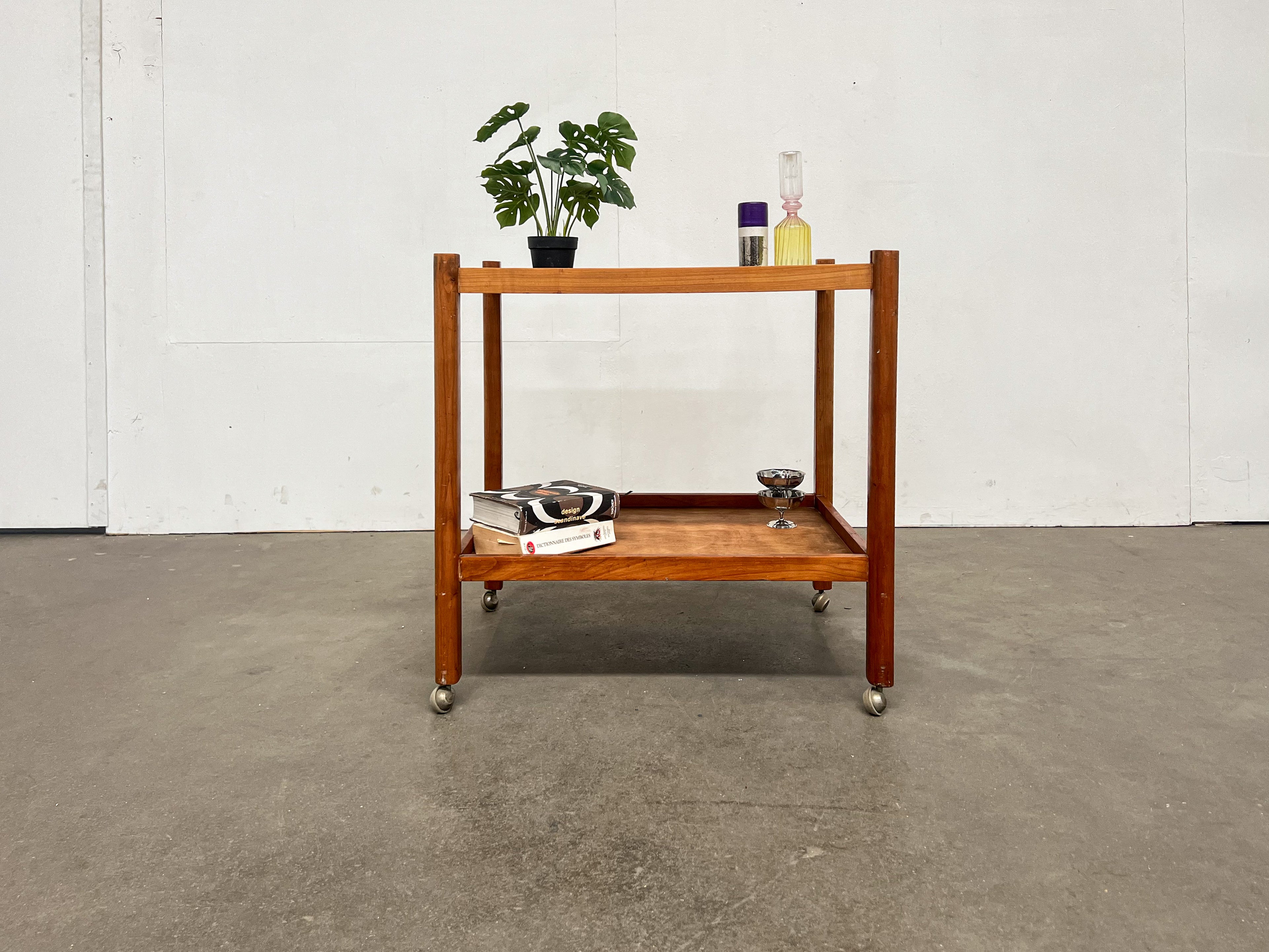 Desserte scandinave vintage en teck à roulettes – Table d'appoint