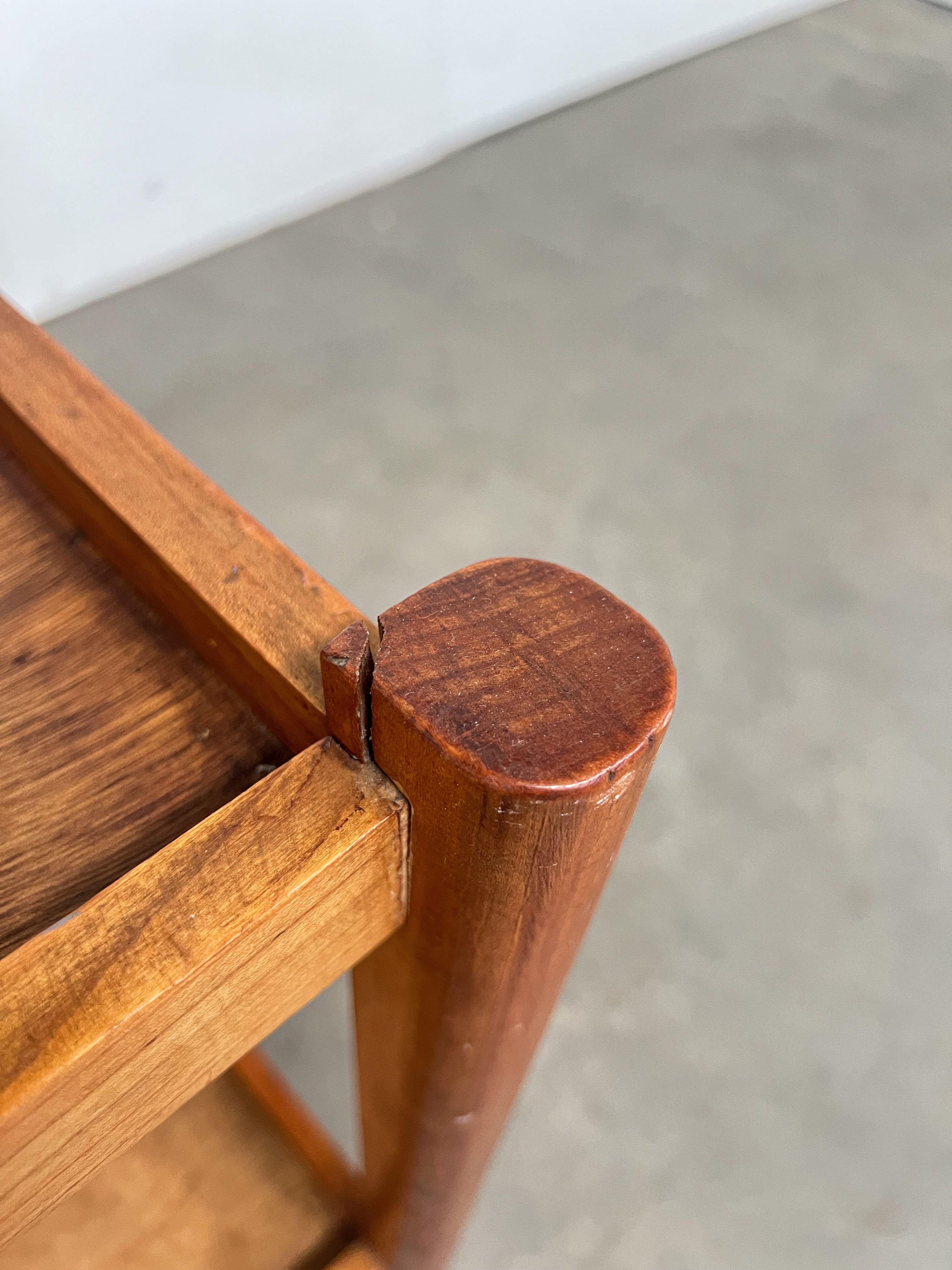 Desserte scandinave vintage en teck à roulettes – Table d'appoint