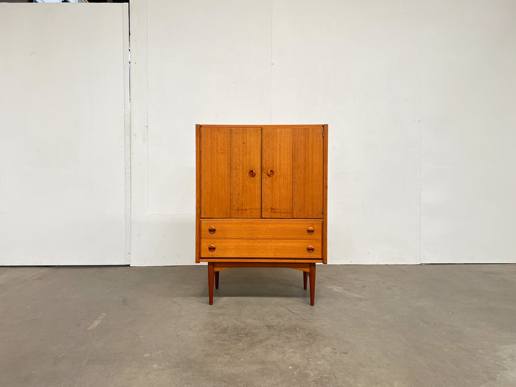 Buffet haut vintage en teck – meuble de rangement scandinave années 60