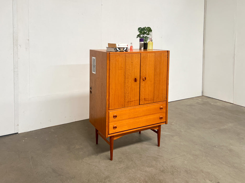 Buffet haut vintage en teck – meuble de rangement scandinave années 60