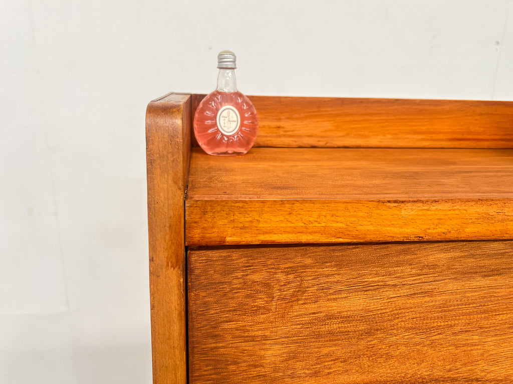 Secrétaire vintage années 50 en bois – bureau compact avec rangements