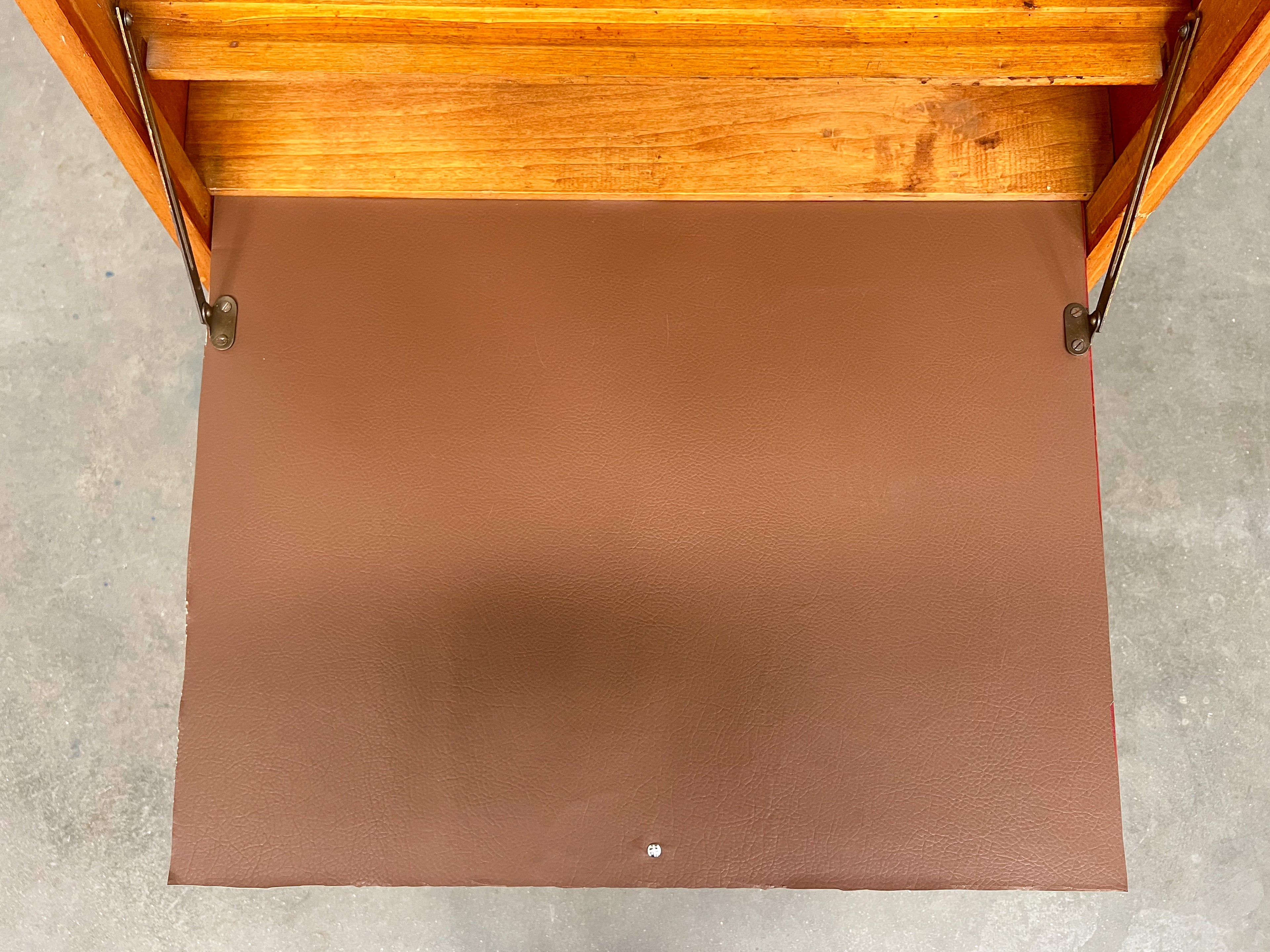 Secrétaire vintage années 50 en bois – bureau compact avec rangements