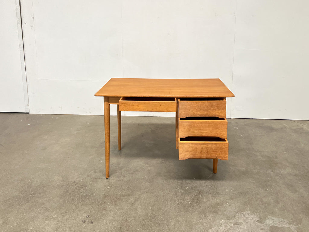 Bureau vintage en bois à 4 tiroirs – design scandinave années 60