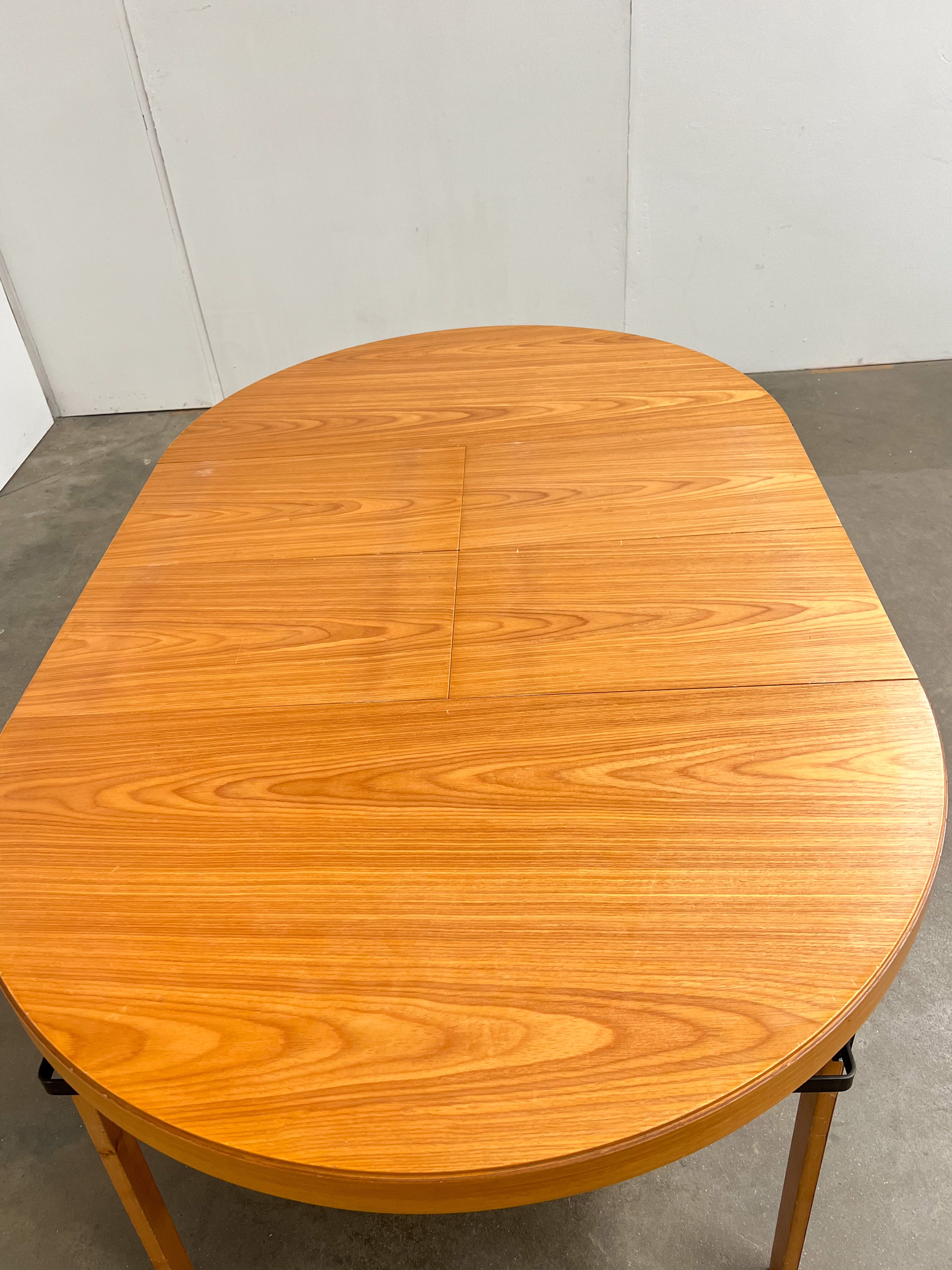 Table ronde extensible vintage en teck – 2 rallonges, années 60