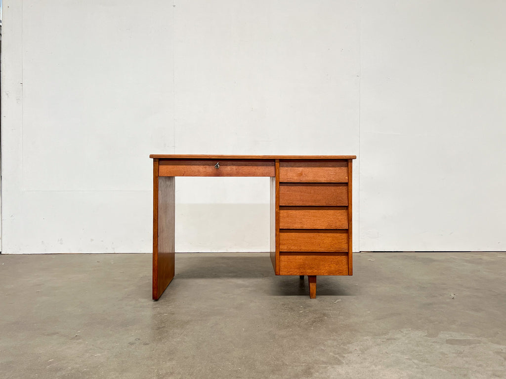 Petit bureau vintage en bois à 6 tiroirs – années 60